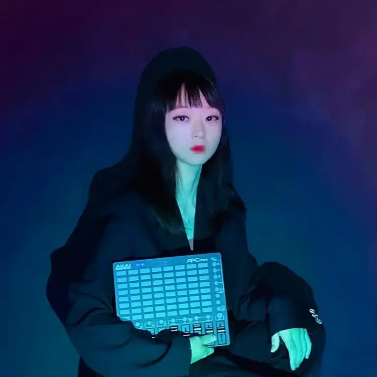 01SYNTH