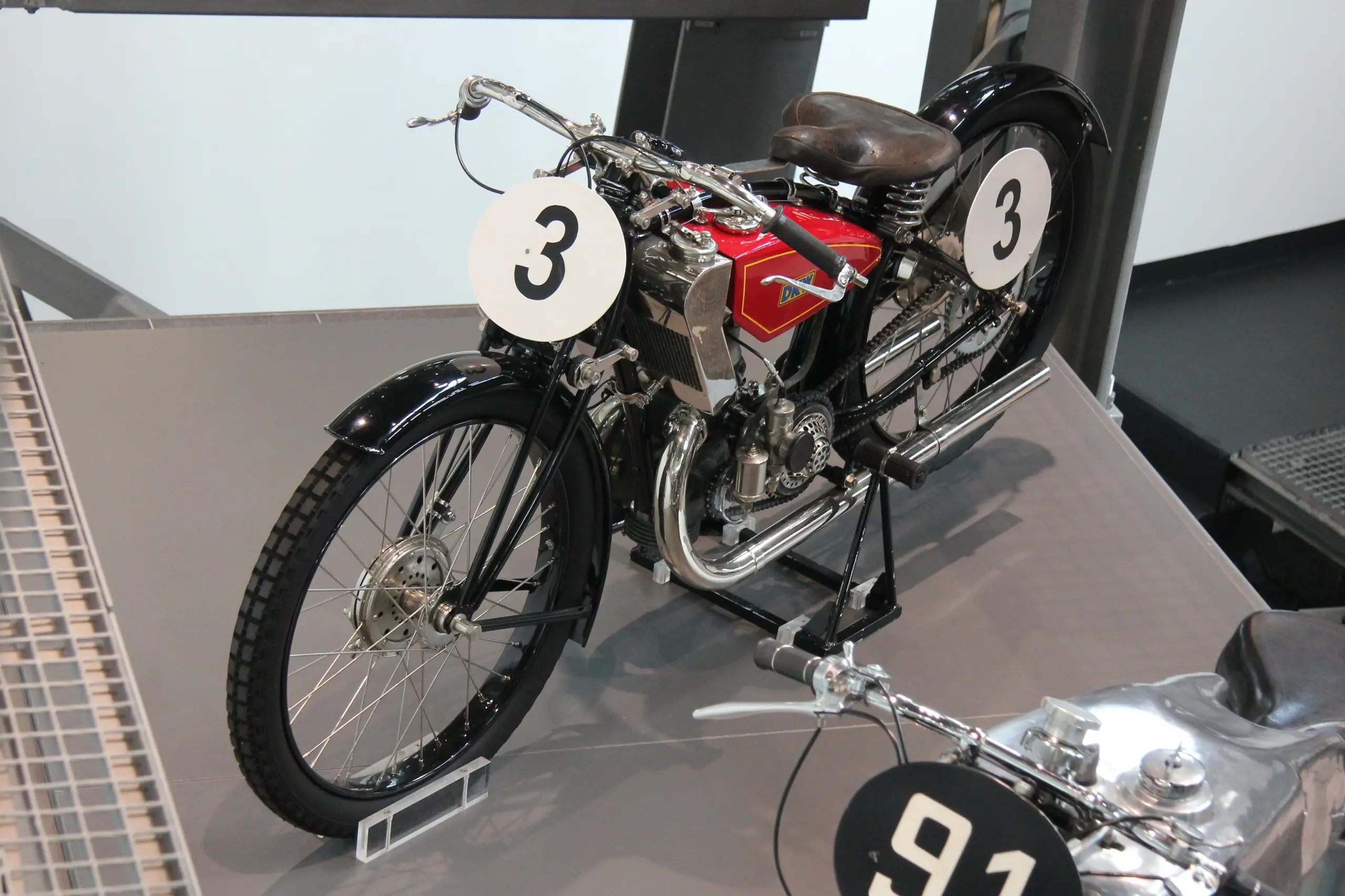 250