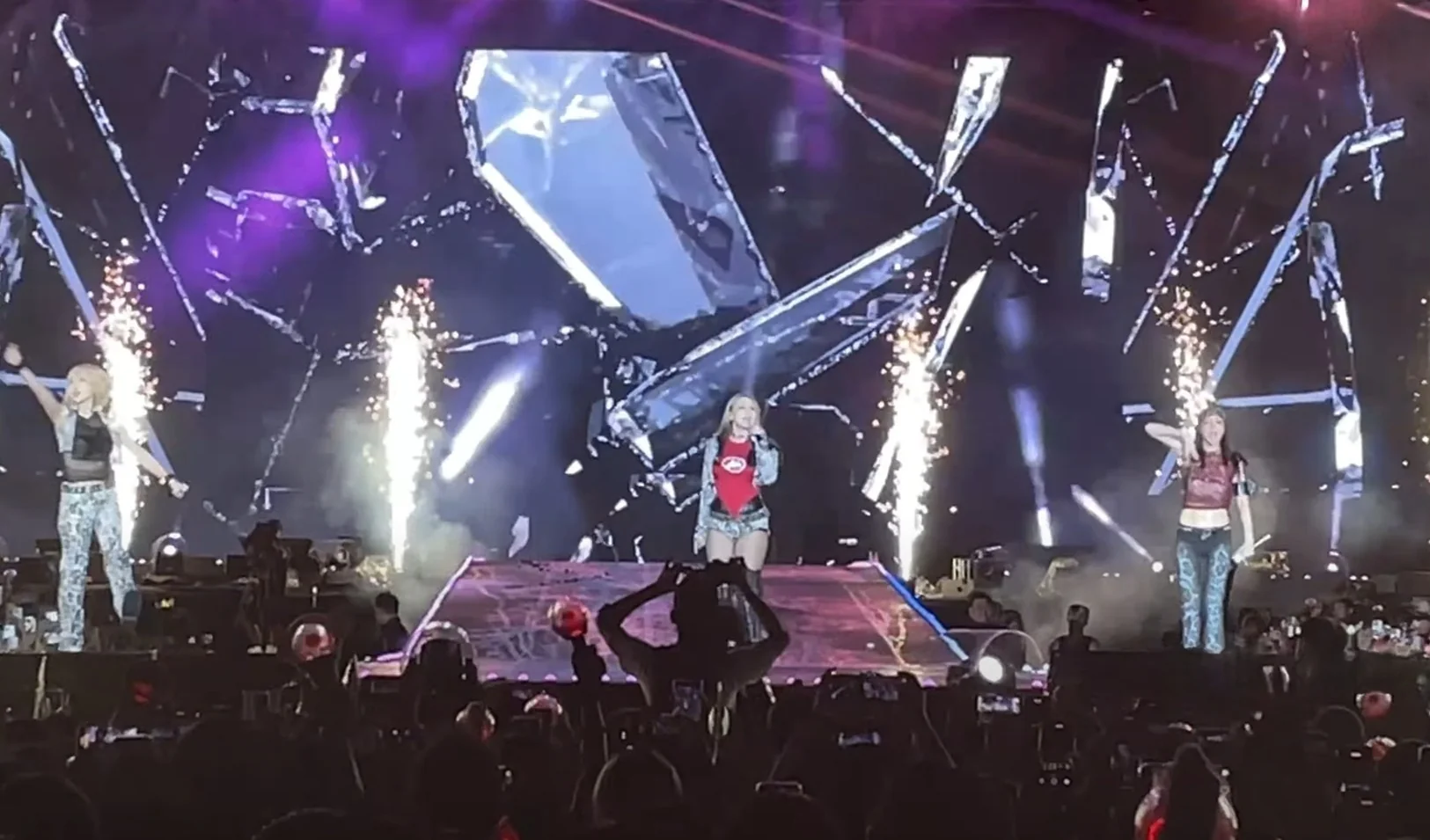 2NE1