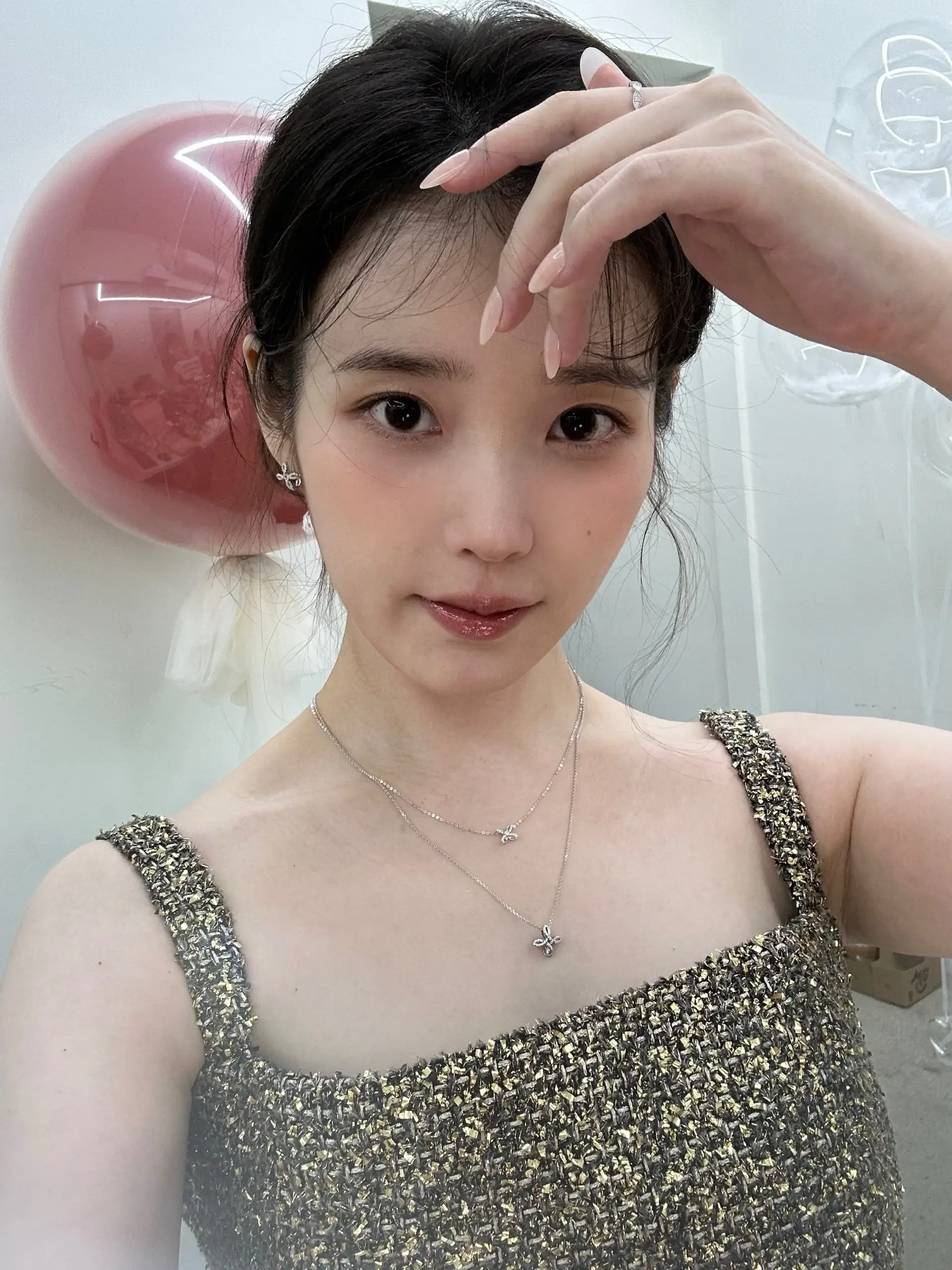 IU