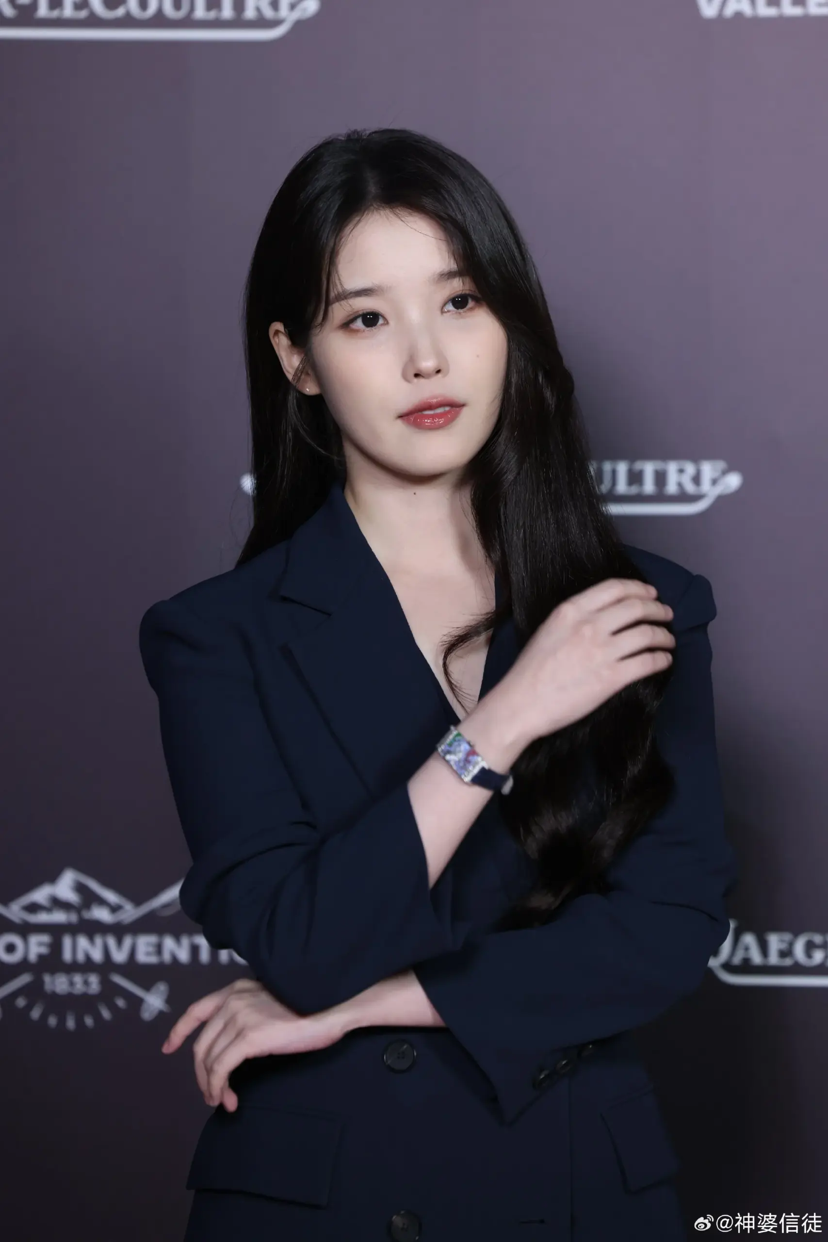 IU
