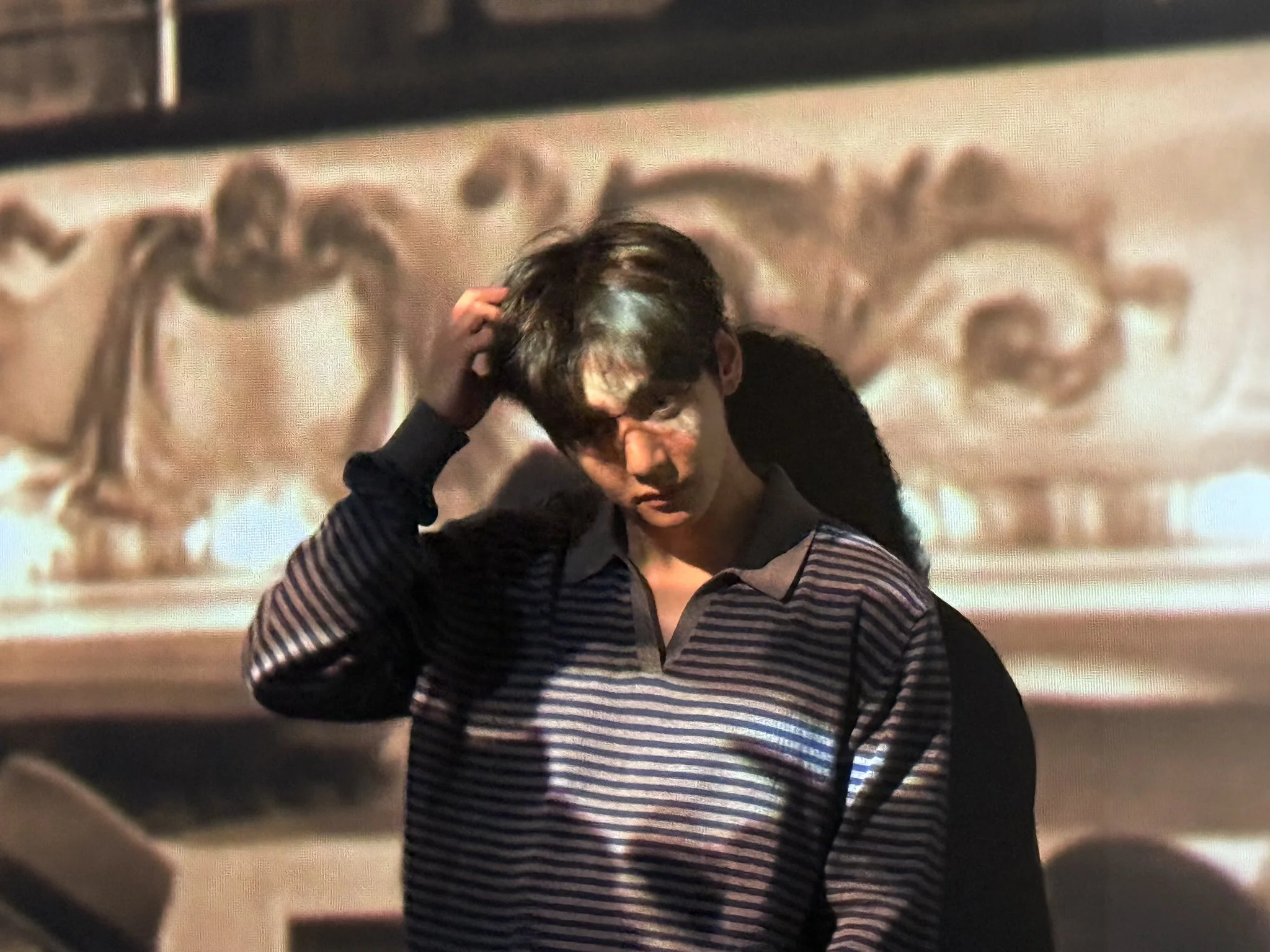V