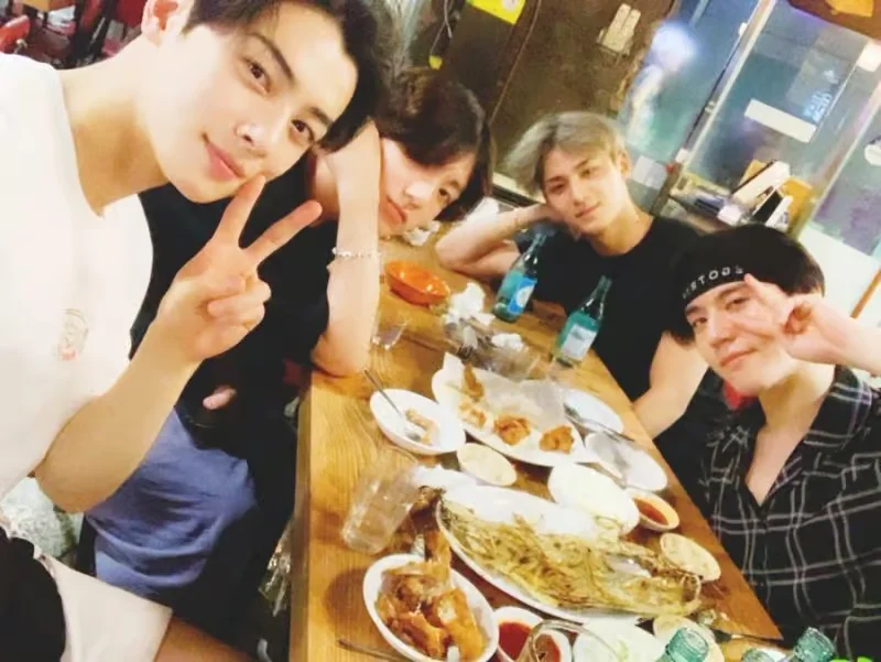’97 Liners K-Pop Friend Group