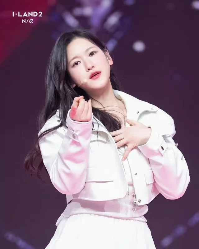 Kang Jiwon